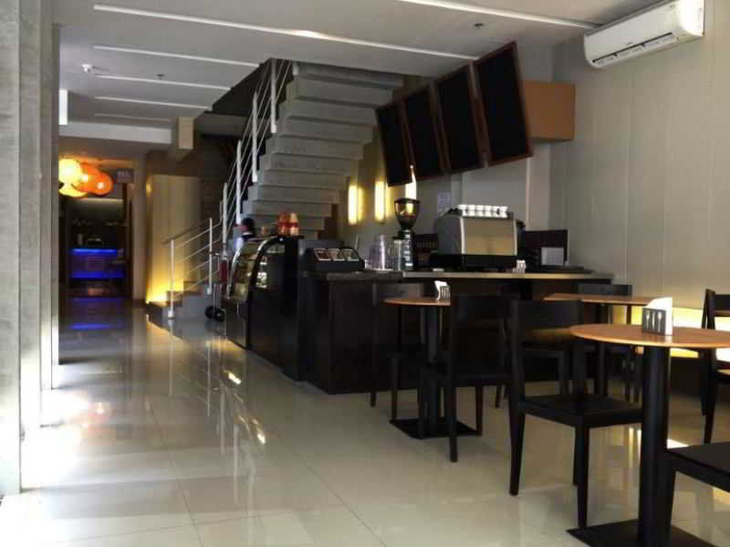 Cuarto Hotels Cebu Exterior photo