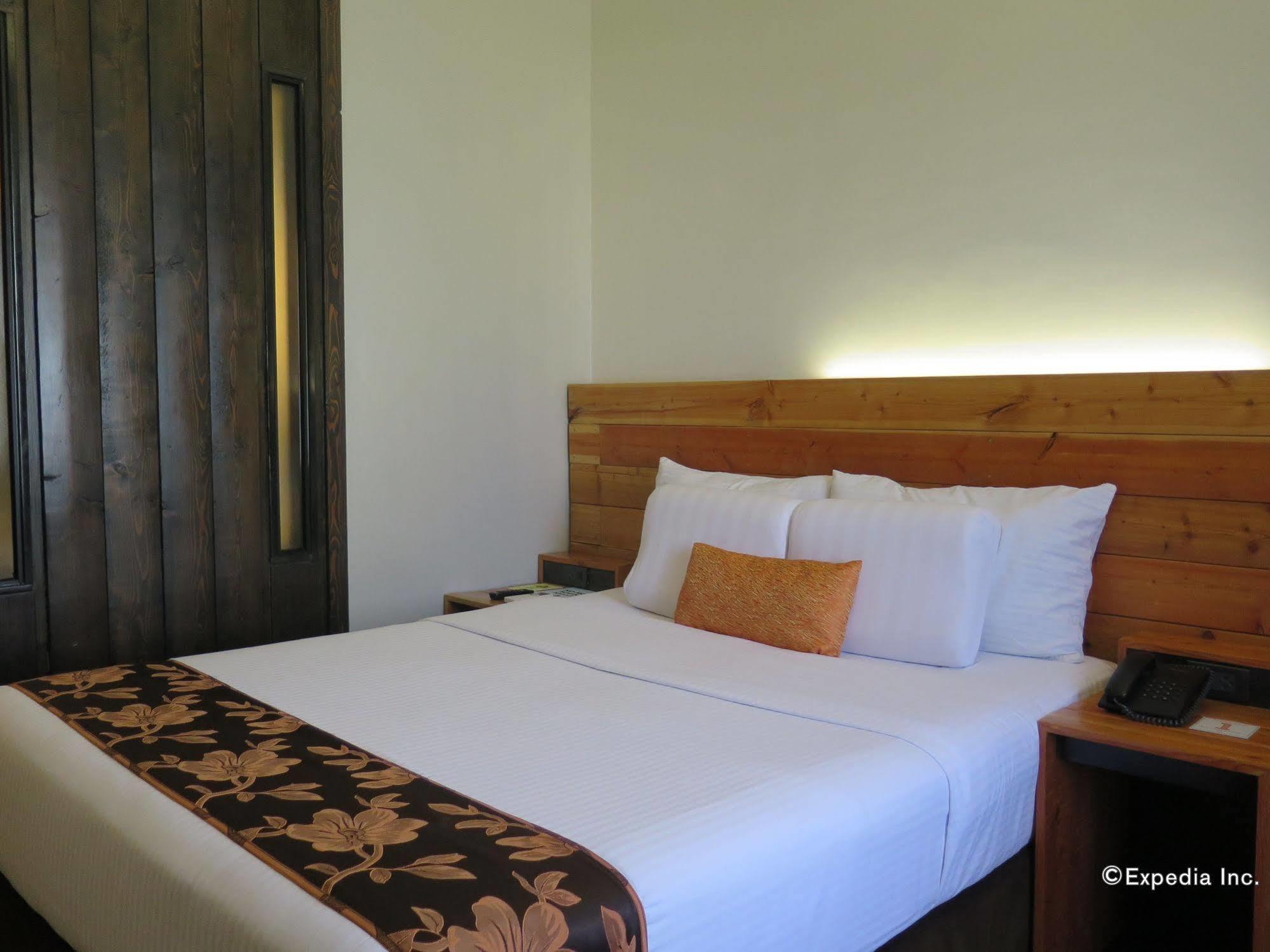 Cuarto Hotels Cebu Exterior photo