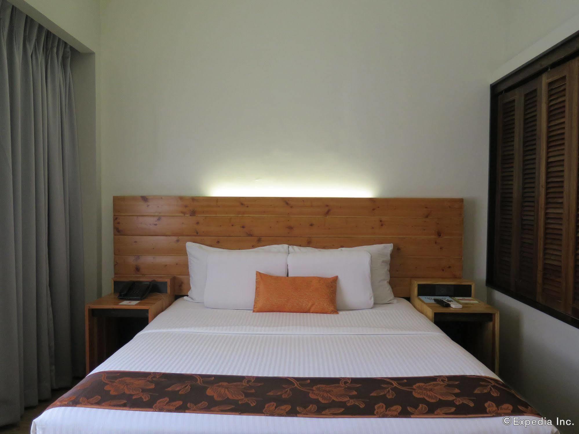 Cuarto Hotels Cebu Exterior photo