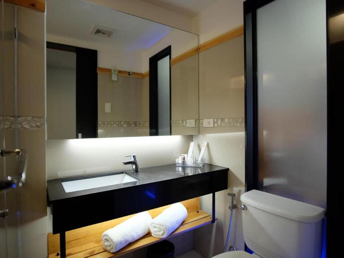 Cuarto Hotels Cebu Exterior photo
