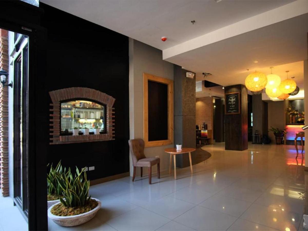 Cuarto Hotels Cebu Exterior photo